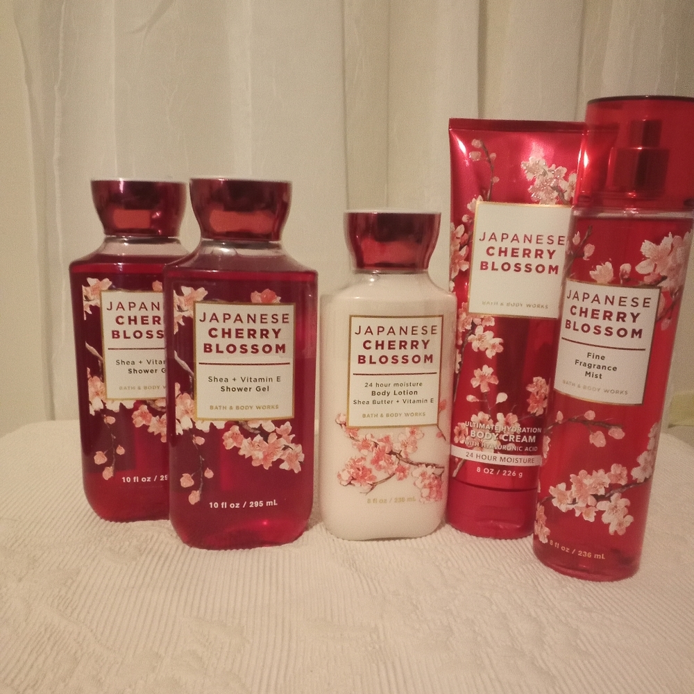 Bath and body works set Japanese cherry blossom